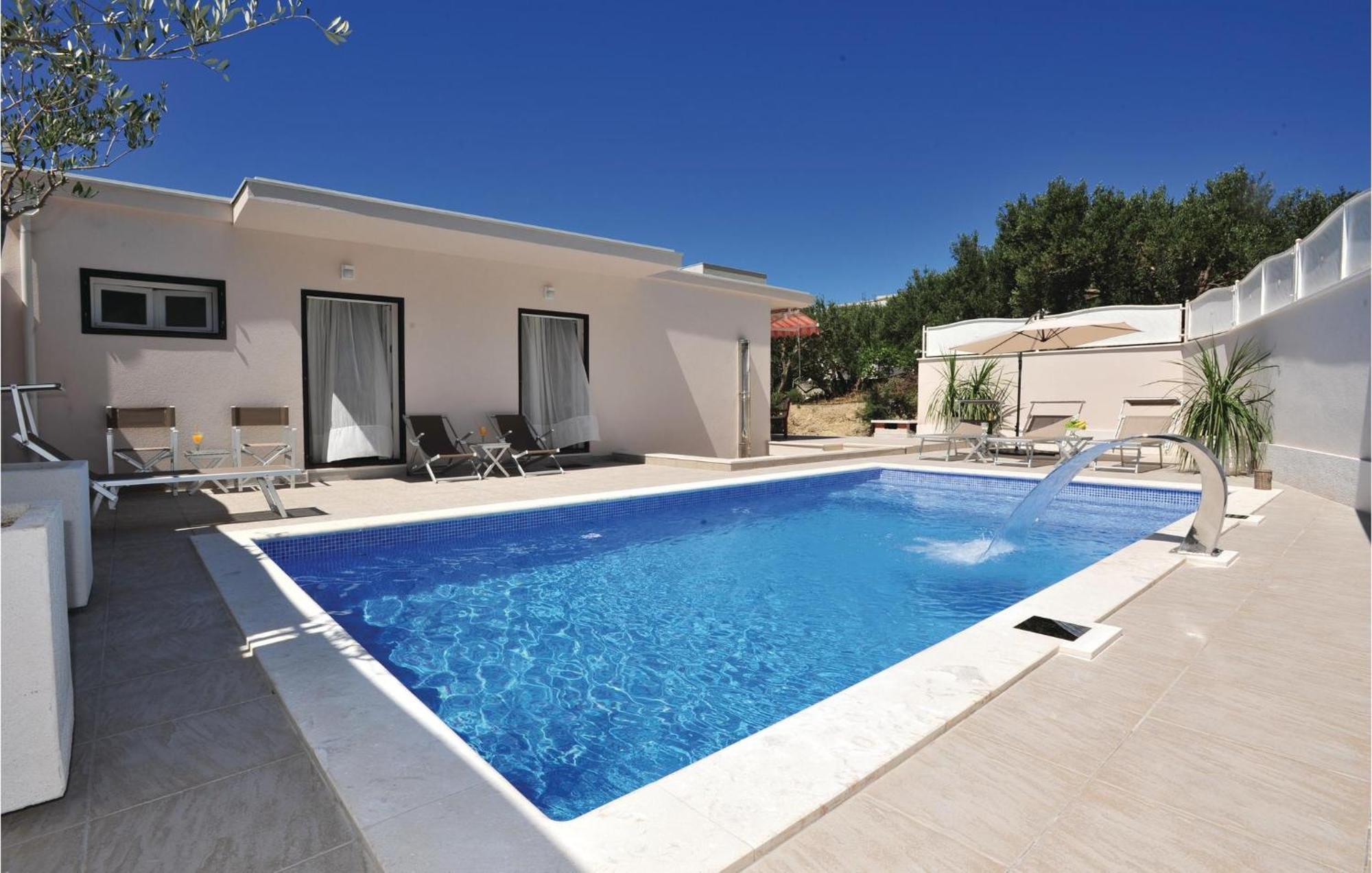 3 Bedroom Gorgeous Home In Makarska Extérieur photo