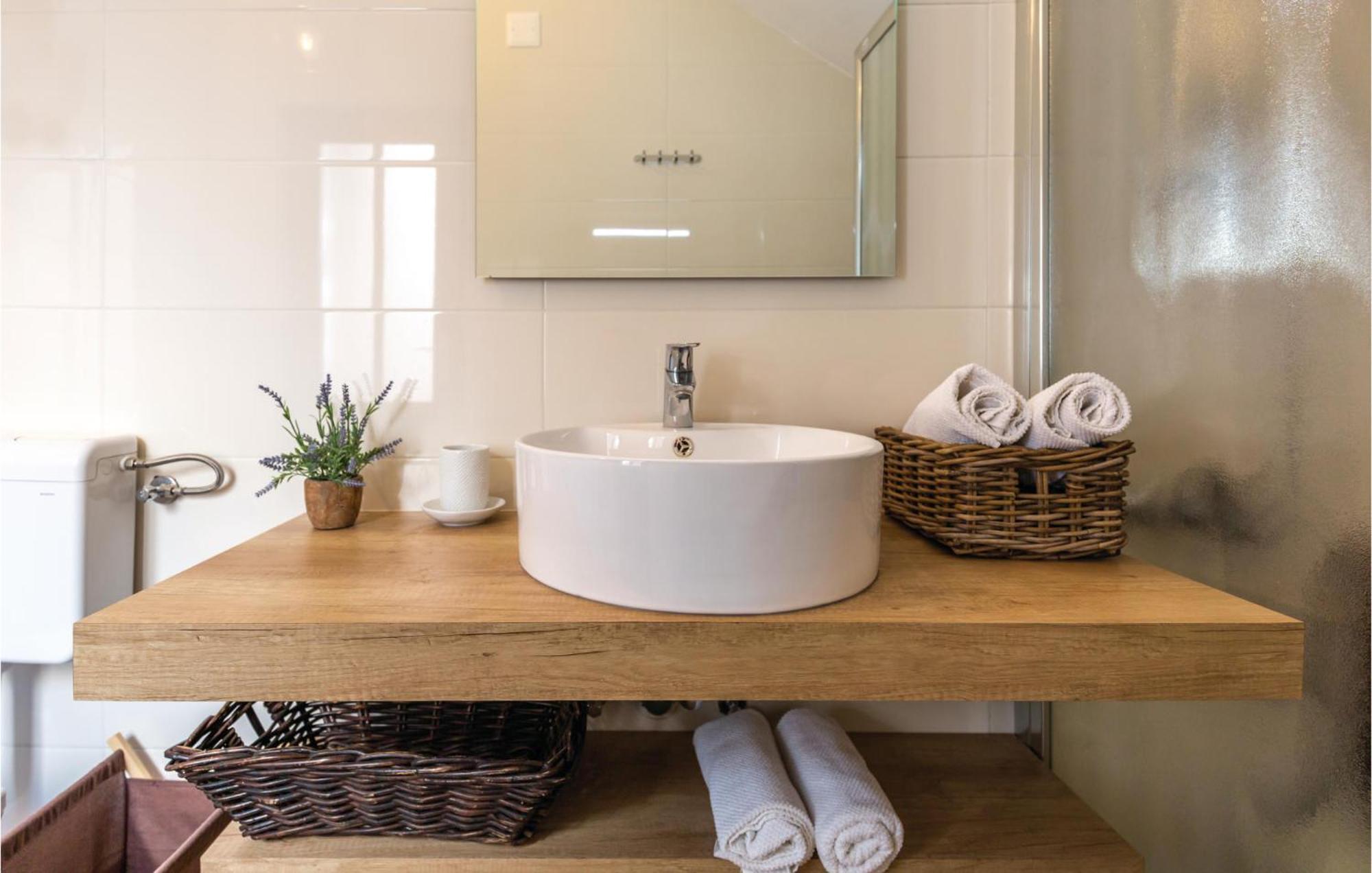 3 Bedroom Gorgeous Home In Makarska Extérieur photo