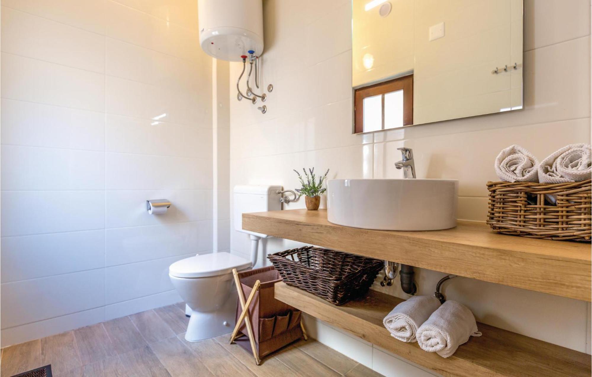 3 Bedroom Gorgeous Home In Makarska Extérieur photo